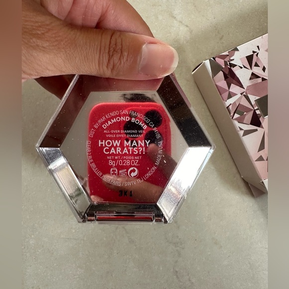 🎉🥳 host pick! NIB Fenty beauty - how many carats - Picture 3 of 7